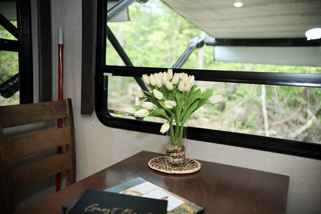 Image 20 for 21 Scenic Camper Rental