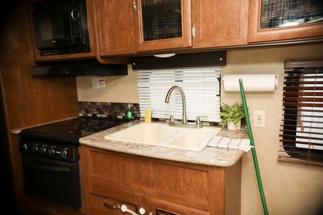 Image 5 for 46 Efficiency camper rental