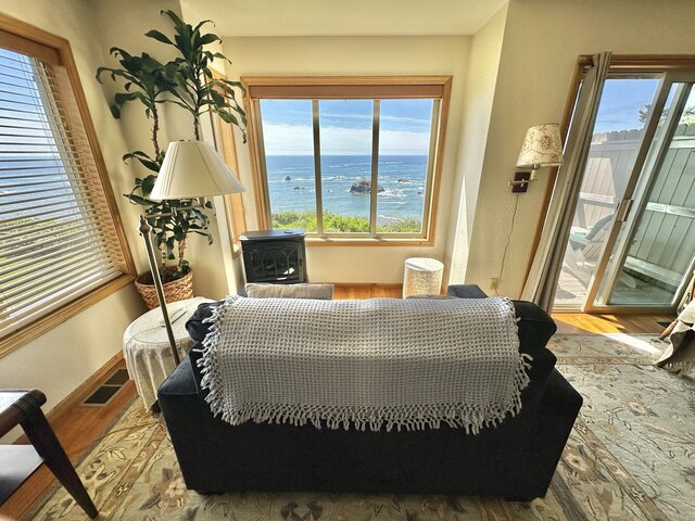 Image 9 for Room One:  The Whalewatch Overlook Suite