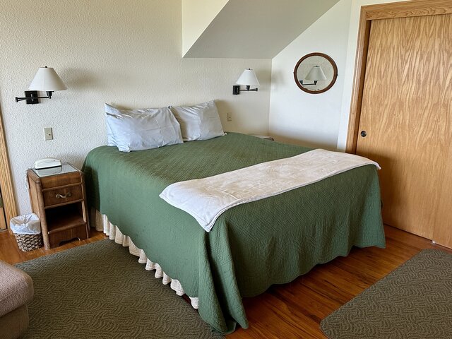 Image 6 for Room Two: The Headlands View Suite