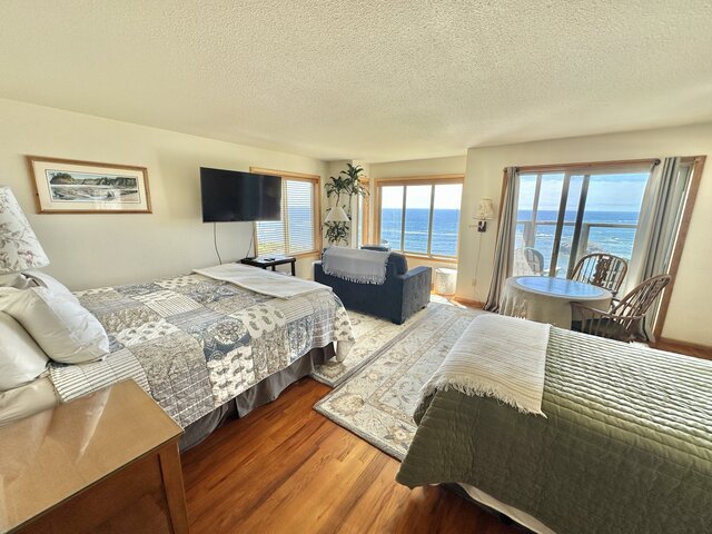 Image 3 for Room One:  The Whalewatch Overlook Suite
