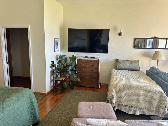 Image 14 for Room Two: The Headlands View Suite