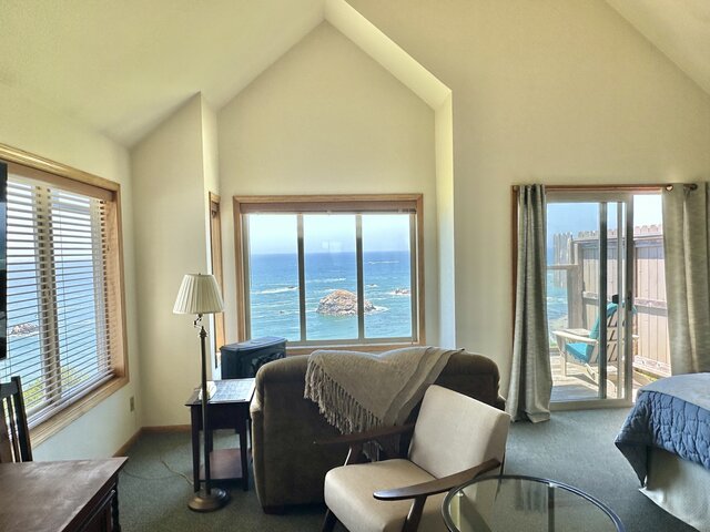 Image 9 for Room Three:  The Infinity View Suite