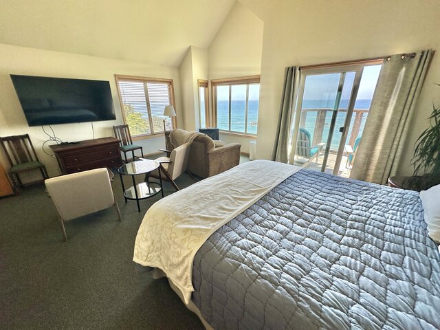 Image 5 for Room Three:  The Infinity View Suite