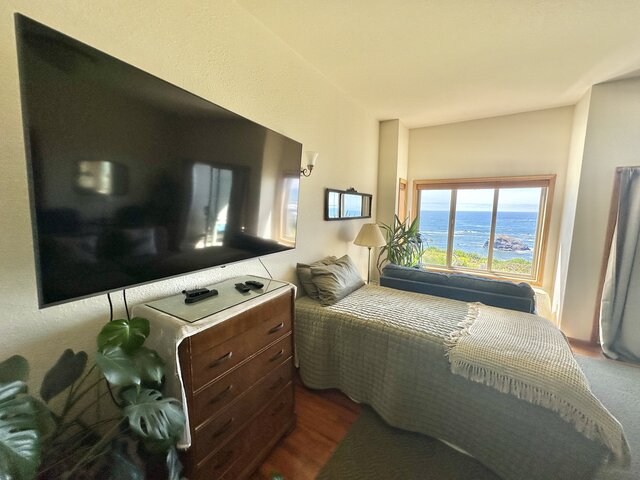 Image 13 for Room Two: The Headlands View Suite