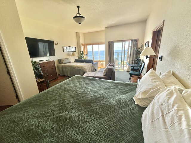 Image 3 for Room Two: The Headlands View Suite