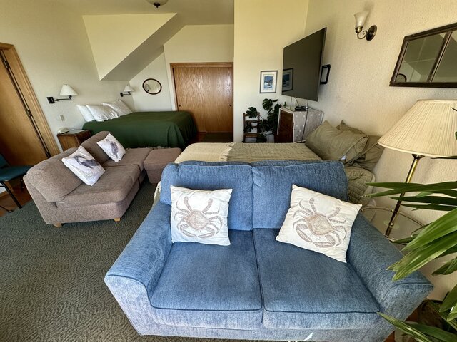 Image 16 for Room Two: The Headlands View Suite