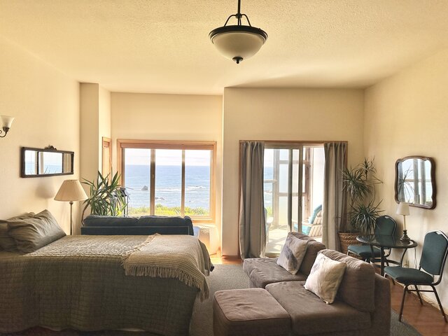 Image 5 for Room Two: The Headlands View Suite