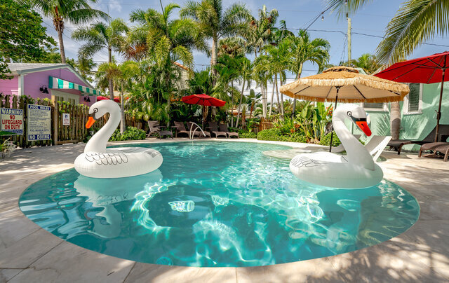 Image 8 for Guest House Suite