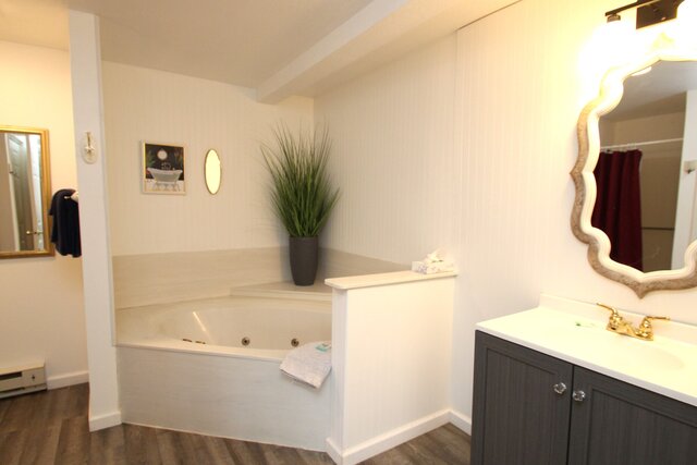 Image 4 for Royal Suite