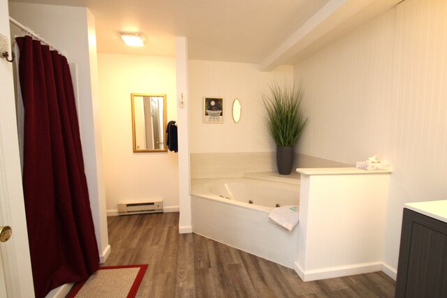 Image 5 for Royal Suite