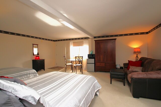 Image 3 for Royal Suite