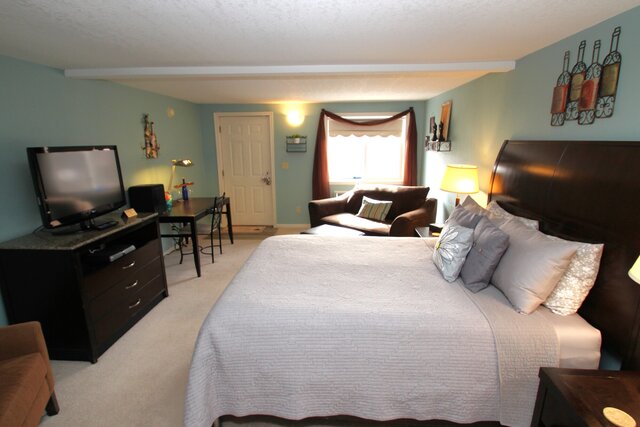 Image 3 for Wine Suite