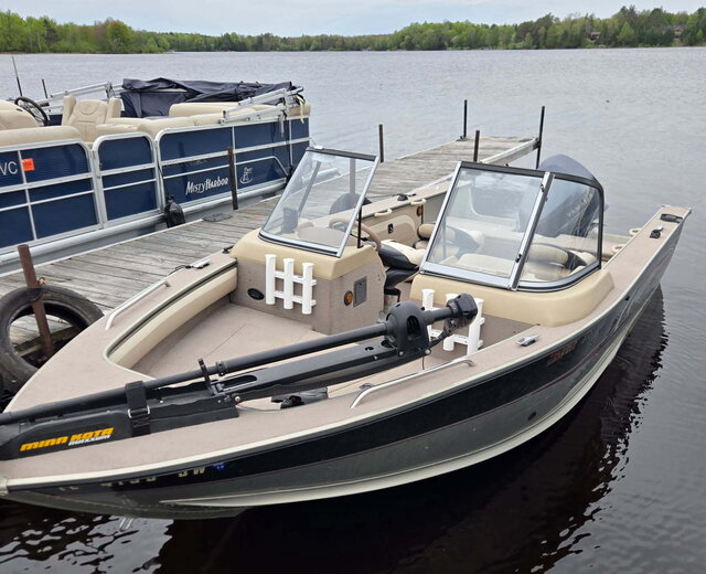 Image 1 for 14) Alumacraft 115HP Fishing Boat