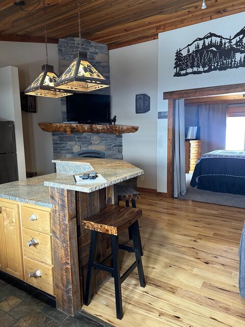 Image 3 for 1 Bedroom Condo - King