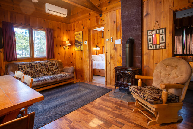 Image 4 for CB10 The Bobcat Cabin [2r2b4p]