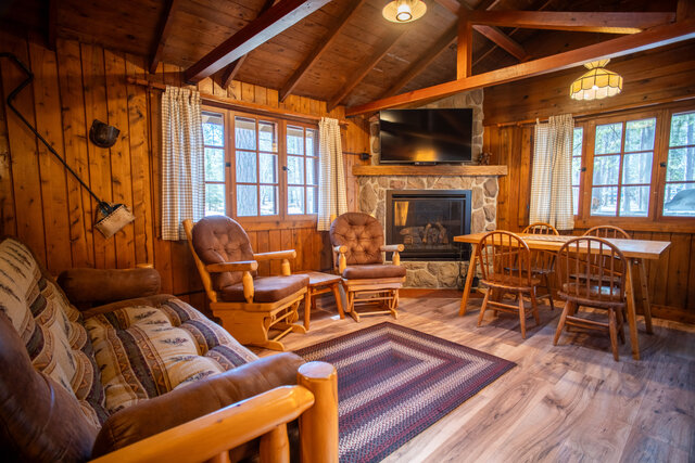 Image 3 for CB02 The Chipmunk Cabin [2r2b4p]