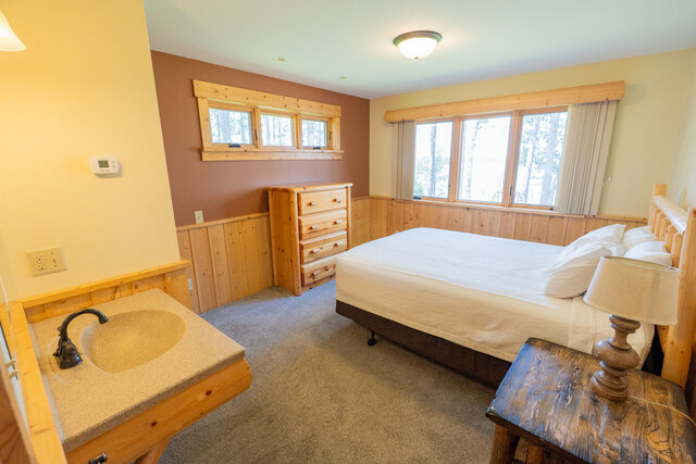 Image 21 for (CB15) The Hefty Logger Private Lodge [5r6b4b13p]