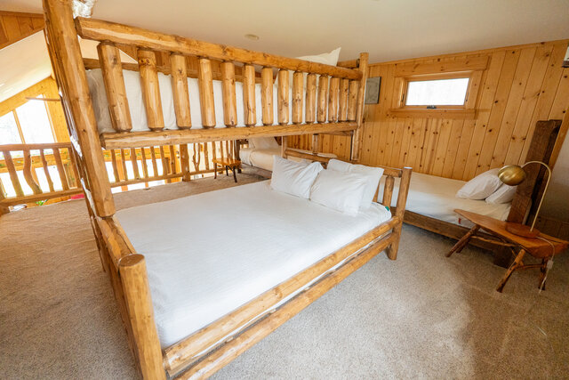 Image 14 for (CB15) The Hefty Logger Private Lodge [5r6b4b13p]