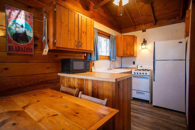 Image 4 for CB07 The Hummingbird Cabin [1r1b2p]