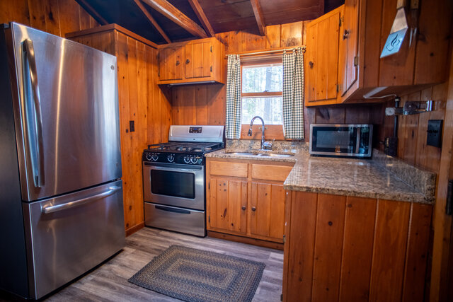 Image 8 for CB04 The Fox Cabin [3r6b8p]