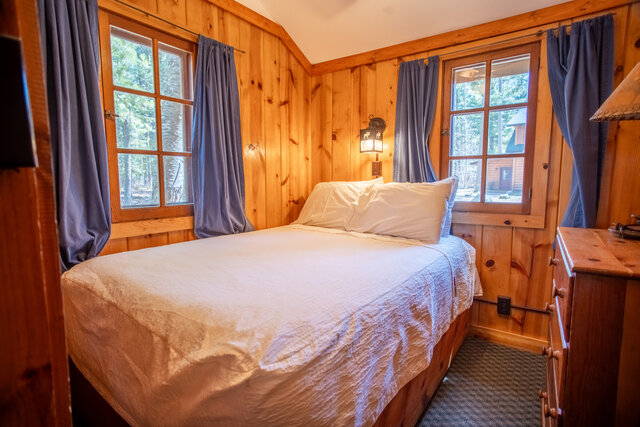 Image 4 for CB02 The Chipmunk Cabin [2r2b4p]