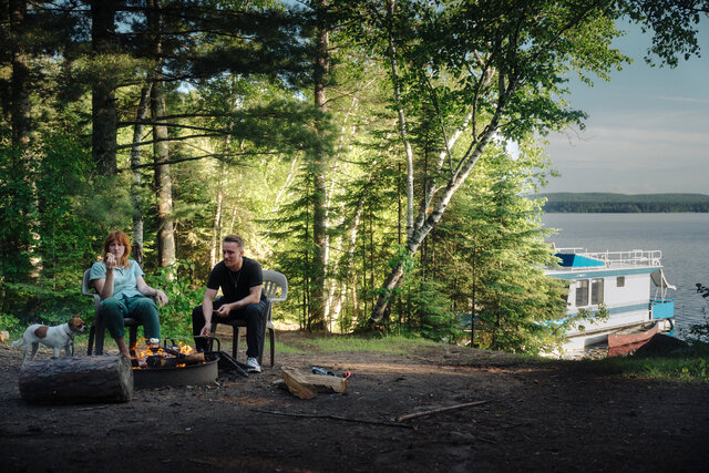 Image 8 for HB14 The Beaver Houseboat [50' - 6p]