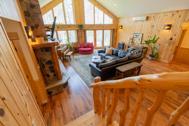 Image 22 for (CB15) The Hefty Logger Private Lodge [5r6b4b13p]