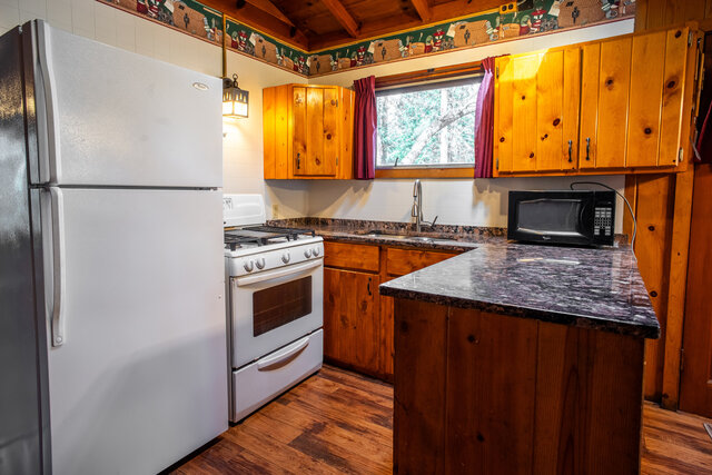 Image 6 for CB10 The Bobcat Cabin [2r2b4p]