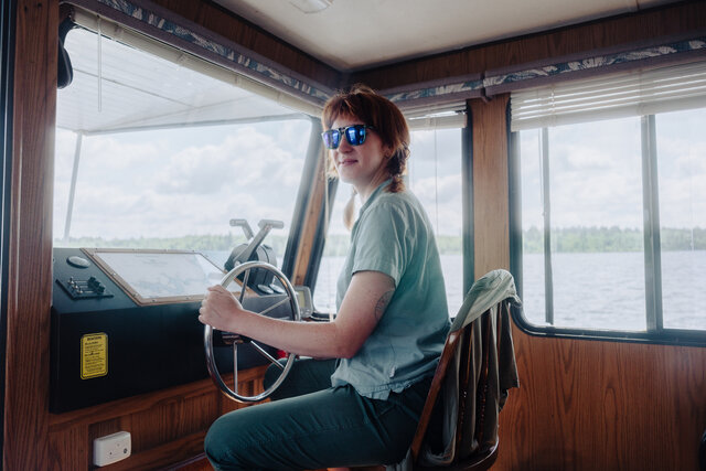 Image 14 for HB02 The Sunfish Houseboat [30' - 2p]
