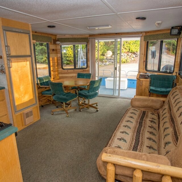 Image 2 for HB14 The Beaver Houseboat [50' - 6p]
