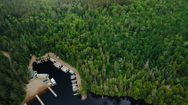 Image 9 for HB02 The Sunfish Houseboat [30' - 2p]