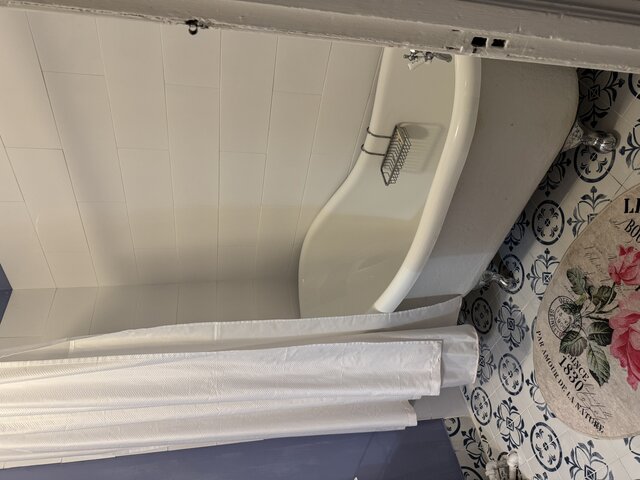 Image 5 for 15)Tickle Cove-18 Gower Street.queen bed ensuite