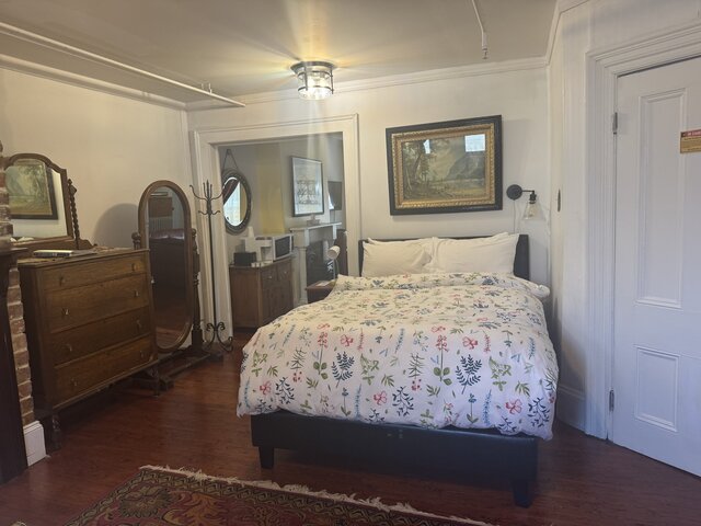 Image 4 for 10)Comfort Cove, queen & dble. Ensuite , 11 House