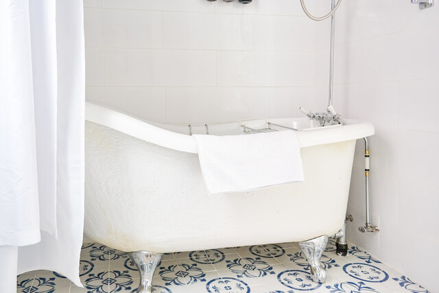 Image 3 for 15)Tickle Cove-18 Gower Street.queen bed ensuite