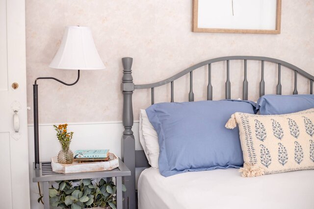 Image 1 for 10 Alice's Room