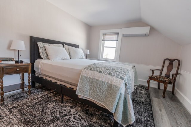 Image 2 for 1B The Bennington Queen Room