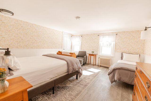 Image 2 for 2 The Quigley Room