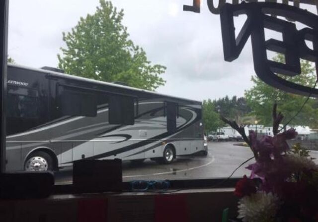 Image 2 for Perimeter Full Hookup Back-in