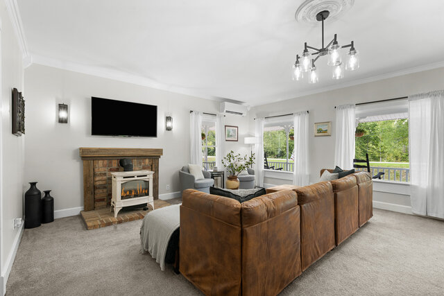 Image 4 for Six Cabins & Entire Lodge Rental