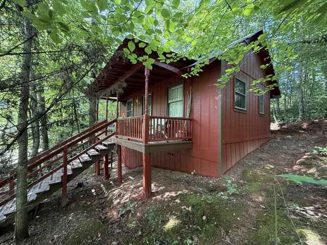 Image 2 for Mountain Rose Escape