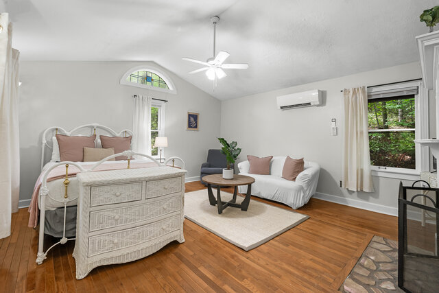 Image 9 for Mountain Rose Escape