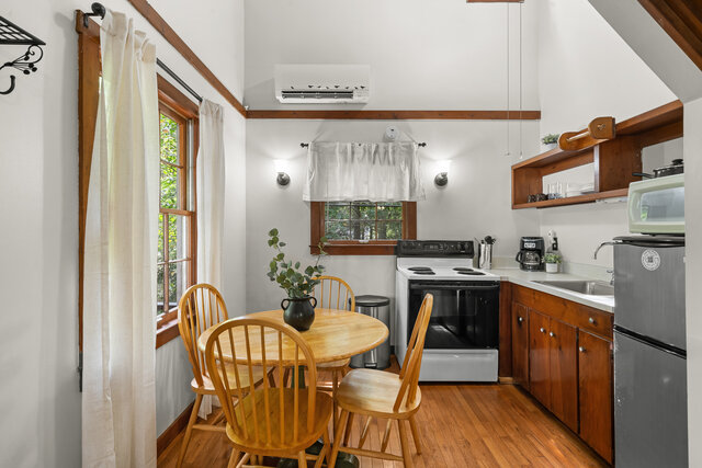 Image 12 for Trailside Retreat