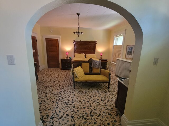 Image 1 for Weis Chamber