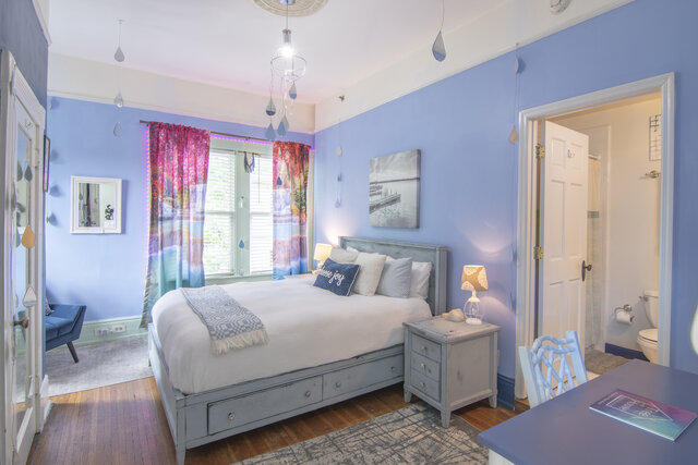 Image 1 for I Am Water: Queen