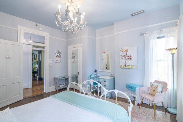 Image 2 for I Am Air: Queen