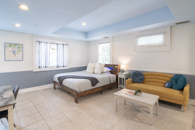 Image 4 for Bird House: King + Queen