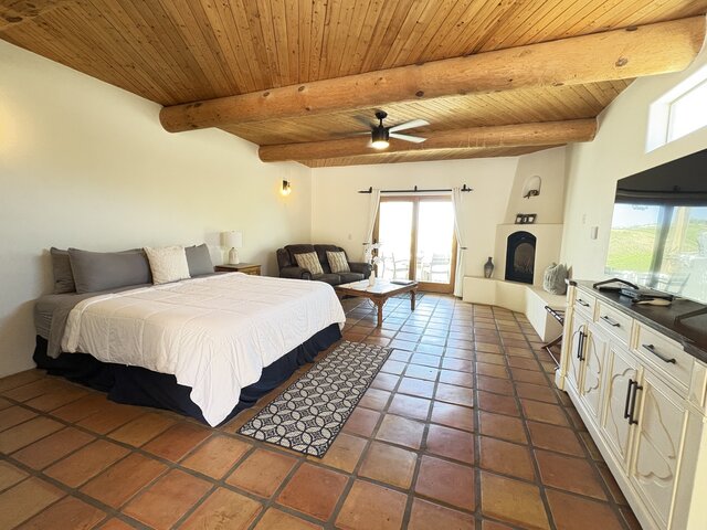 Image 1 for Paros | Winery King Studio