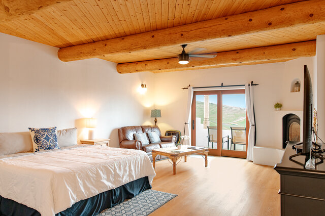 Image 1 for Naxos | Winery King Studio