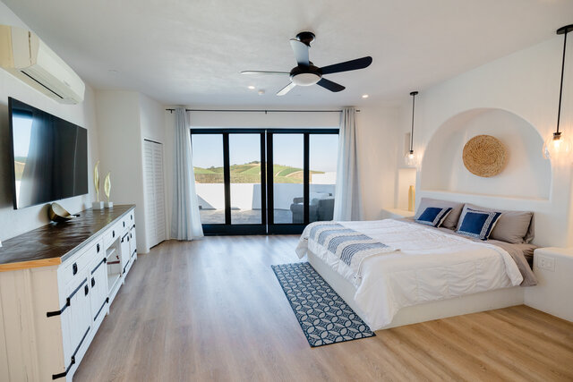 Image 1 for Santorini 7